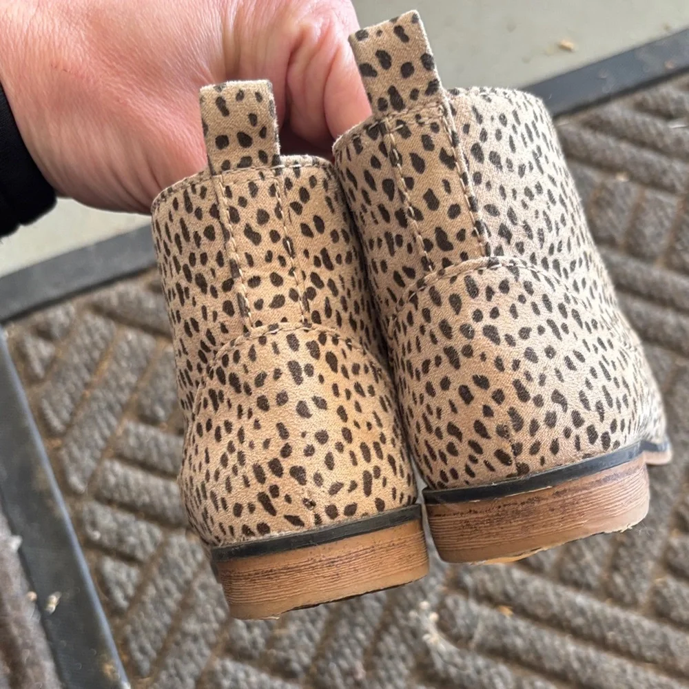 Cat & Jack Tan Leopard Print Kids Boots - Picture 6 of 9
